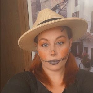 Meet your Posher, Christie